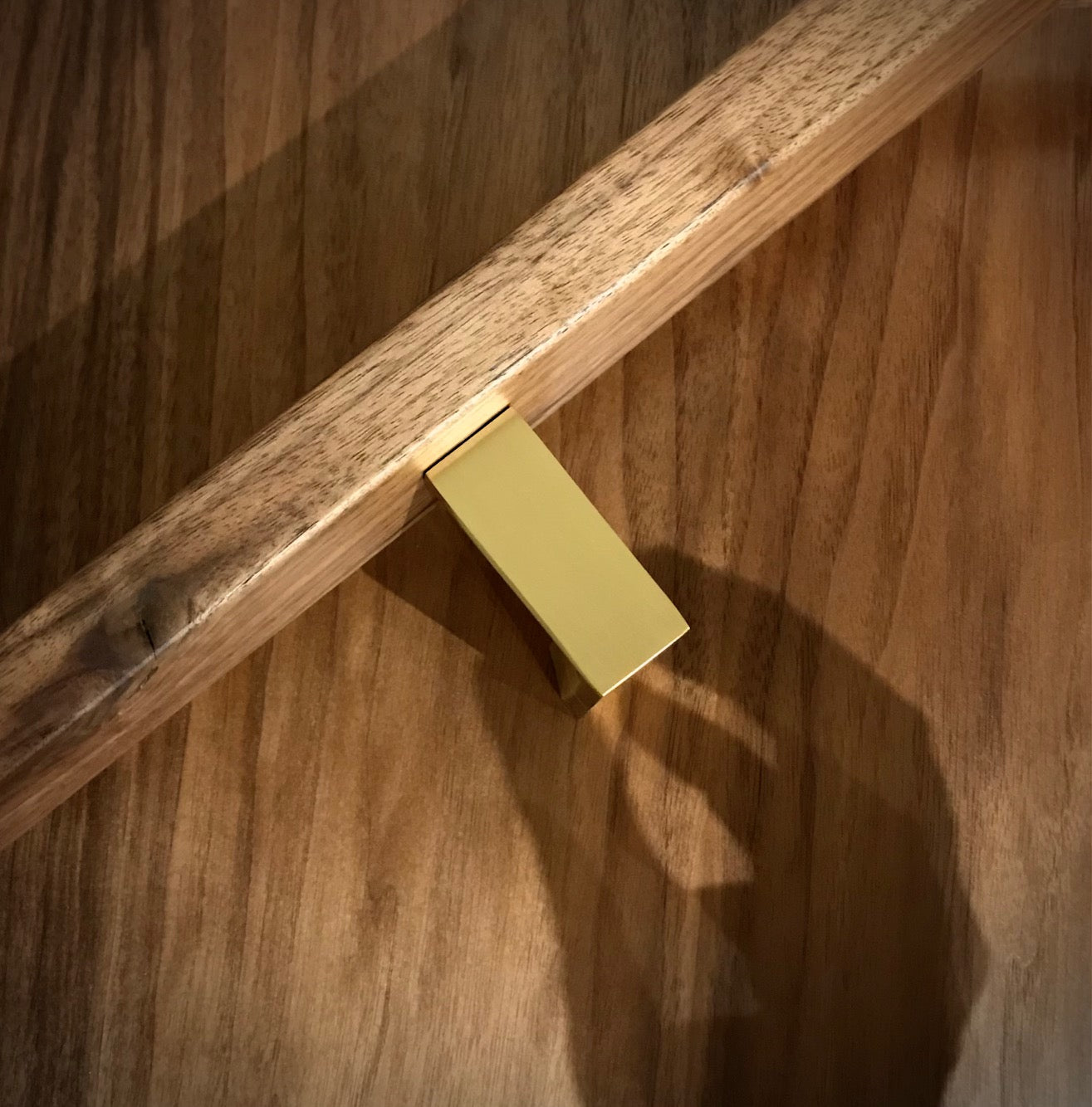 FA-WALL-BRASS