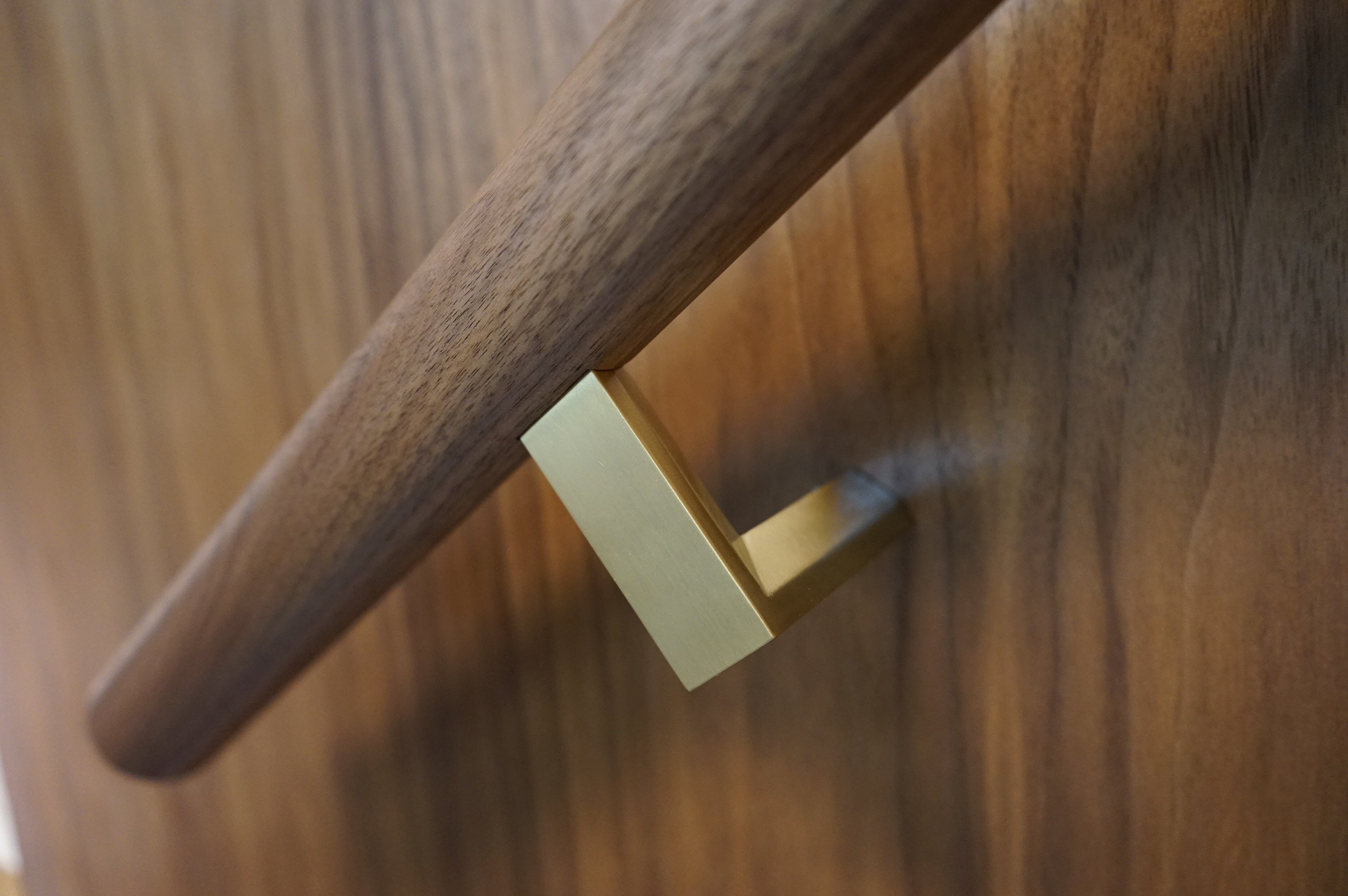 FA-WALL-BRASS