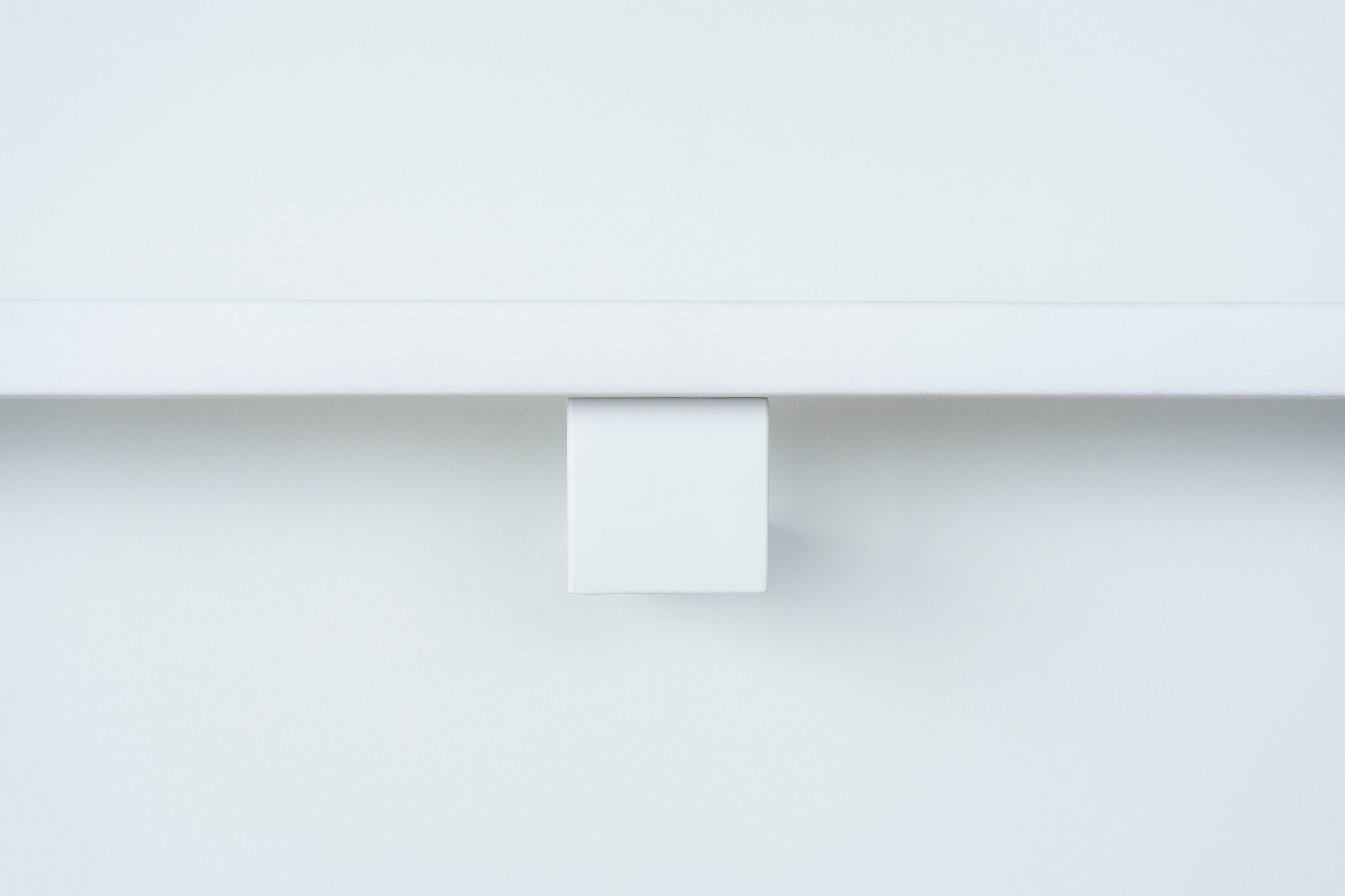 FB-WALL-WHT